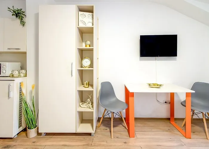 Cosy And Tiny Daire *