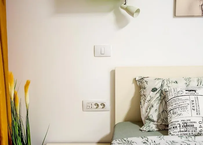 Cosy And Tiny *