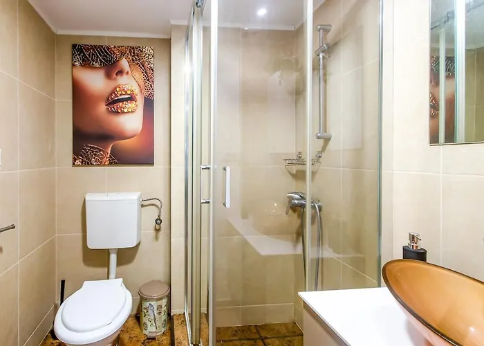 Cosy And Tiny * Bükreş