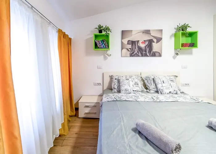 Cosy And Tiny Bukarest